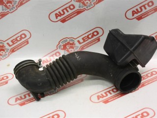 патрубок воздушного фильтра Toyota Avensis 2 поколение (T250) (2003 - 2006)