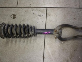стойка передняя правая Hyundai Sonata 4 поколение [рестайлинг] EF 2004, 2.0 л., G4JP, бензин, МКПП, бежевый, седан, передний привод, 341280