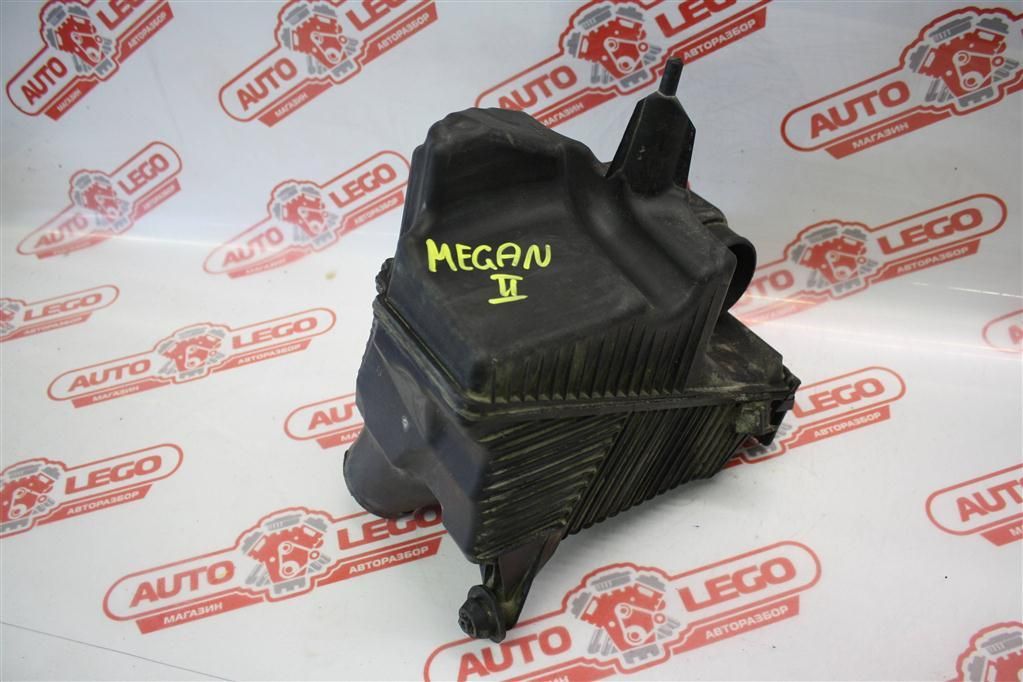 корпус воздушного фильтра Renault Megane 2 поколение BA 2006, 1.6 л., K4M 813, бензин, АКПП, голубой, седан, 8200176558 - фото №1