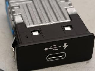 разъем AUX / USB BMW 4 серия G22/G23 2022, 3.0 л., бензин, c4f, 8711939