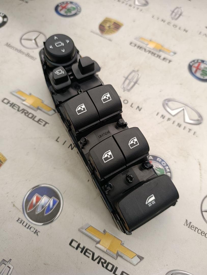 блок управления стеклоподъемниками BMW 4 серия G22/G23 2022, 3.0 л., бензин, c4f, 6847551 - фото №1