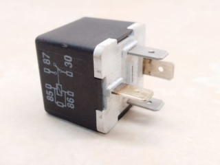 реле (прочие) Skoda Fabia 1 поколение [рестайлинг] 2006, 1.4 л., TDi, BNV, дизель, чёрная, универсал, передний привод, 141951253B