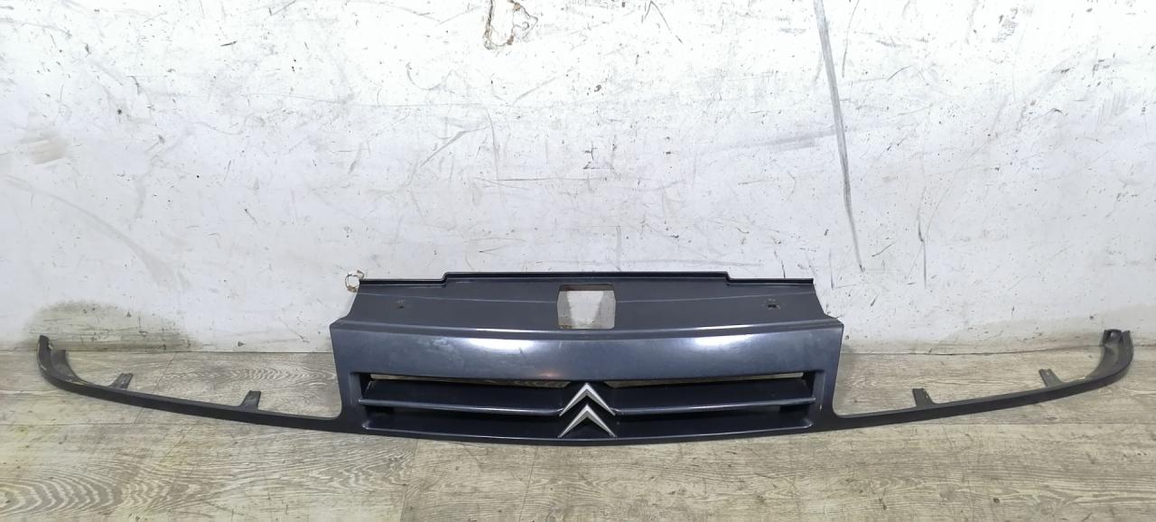 решетка радиатора Citroen Xantia 1 поколение 1997, 1.9 л., D, дизель, 5МКПП, тёмно-серый металлик, хетчбэк 5 дв., передний привод, 9618919977 - фото №1