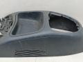 консоль салона Renault Megane 1 поколение LA0E 1996, 1.4 л., i, E7J 764, бензин, 5МКПП, синий, седан, передний привод, 7700841067, 77-00-843-249 - фото №2