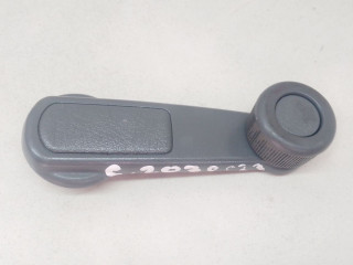 ручка стеклоподъемника Mitsubishi Colt 5 поколение (CJO) CJ1A 1997, 1.3 л., i, 4G13 (12V), бензин, 5МКПП, голубой металлик, хетчбэк 3 дв., передний привод, MB517605POM1