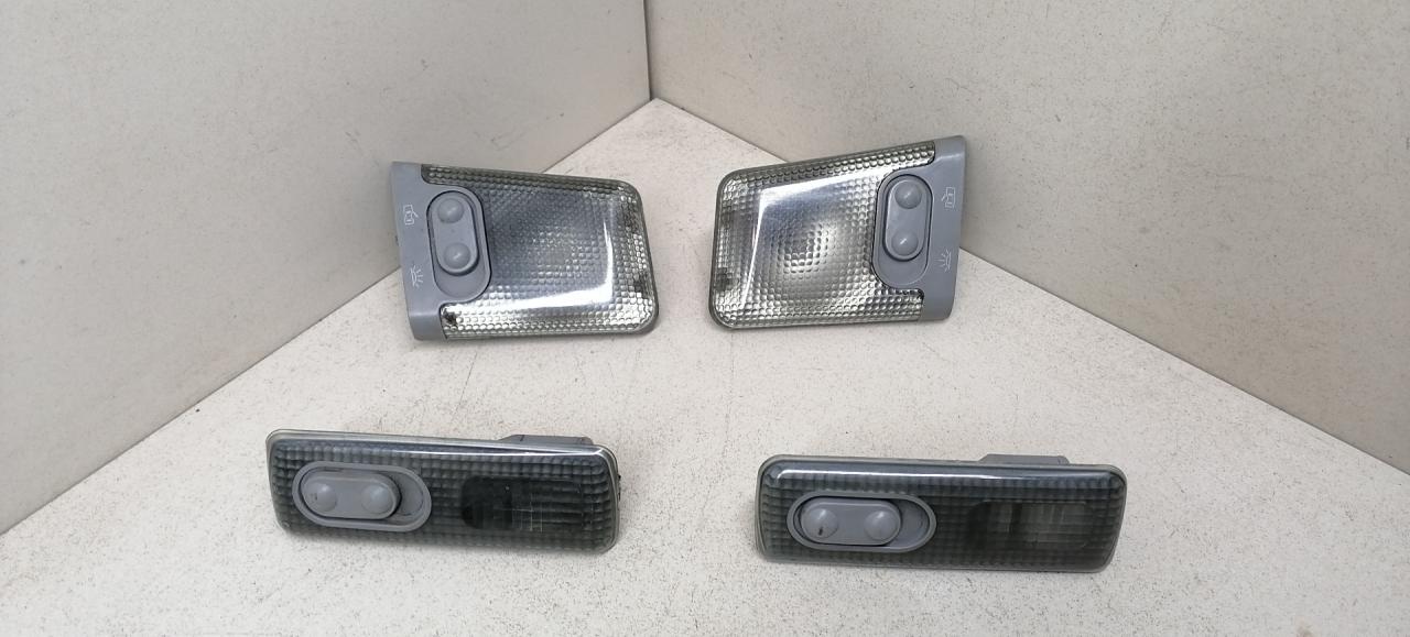 фонарь салона (плафон) Citroen Xantia 1 поколение 1997, 1.9 л., D, дизель, 5МКПП, тёмно-серый металлик, хетчбэк 5 дв., передний привод - фото №1