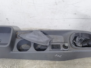 консоль салона Kia Carens 2 поколение FJ 2006, 2.0 л., CRDi, дизель, 5МКПП, чёрный, минивэн, передний привод, 0K2FA66250