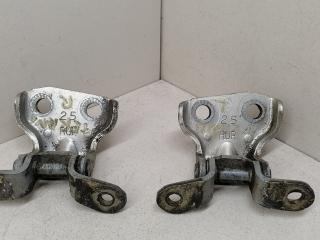 петля двери Nissan Terrano II R20 [2-й рестайлинг] 2003