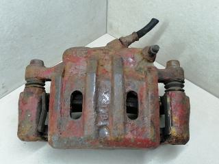 суппорт передний левый Mitsubishi Sigma 1 поколение 1994, 3.0 л., i, 6G72 (DOHC 24V), бензин, 5МКПП, серый металлик, передний привод