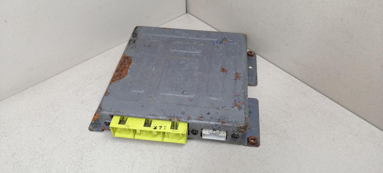 блок управления двигателем Mitsubishi Sigma 1 поколение 1994, 3.0 л., i, 6G72 (DOHC 24V), бензин, 5МКПП, серый металлик, передний привод, MB627111, X4T61272 - фото №1