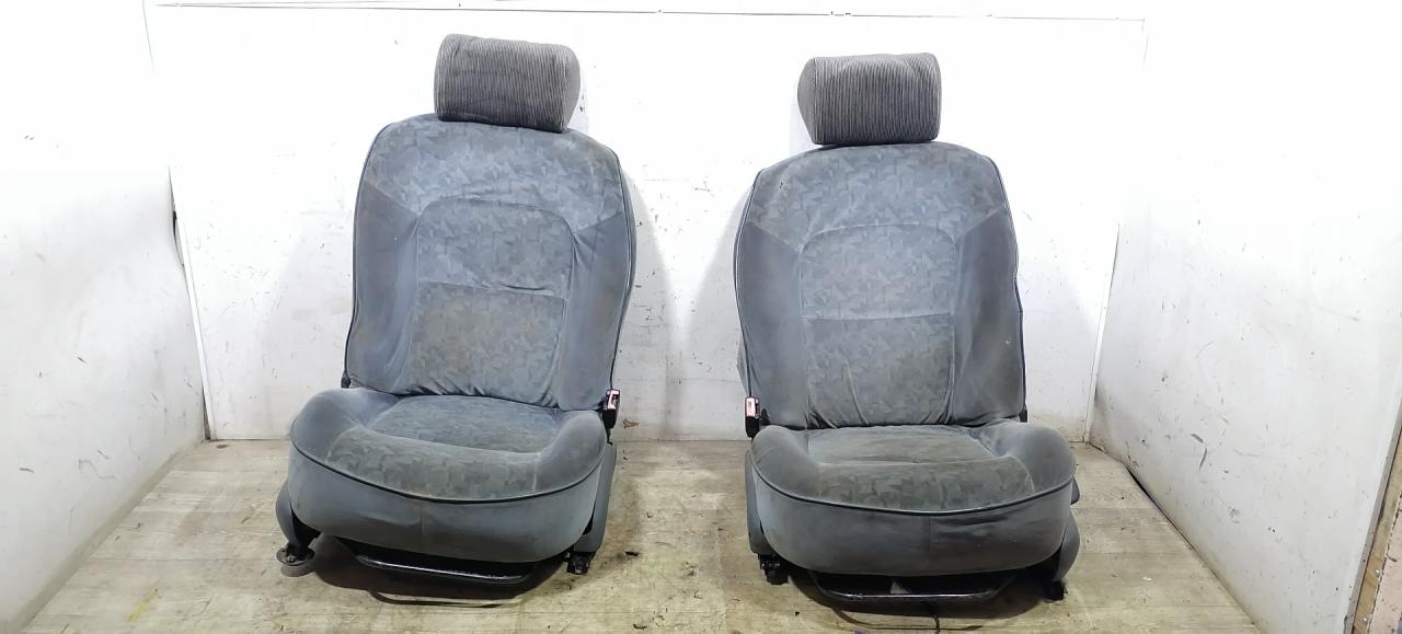 салон (комплект сидений) Renault Laguna 1 поколение B56A/B 1994, 1.8 л., mono, бензин, 5МКПП, хетчбэк 5 дв., передний привод - фото №1