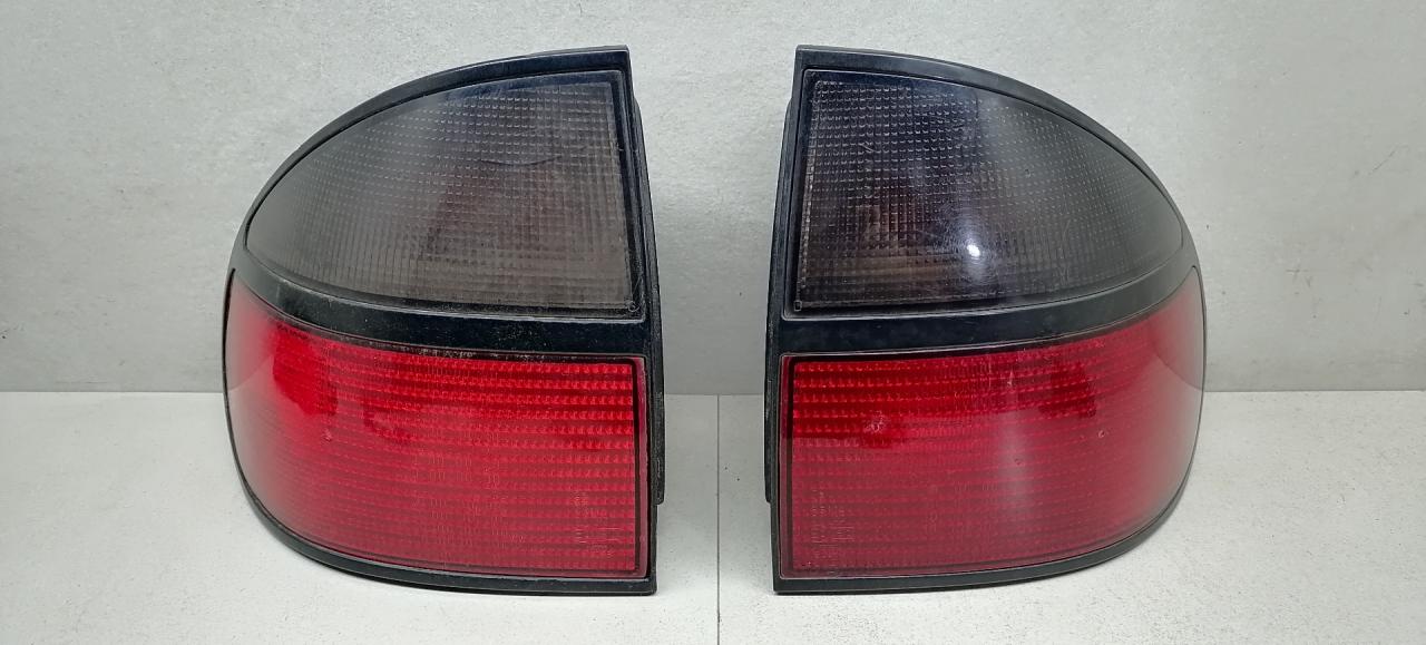 фонари задние (комплект) Renault Laguna 1 поколение B56A/B 1994, 1.8 л., mono, бензин, 5МКПП, хетчбэк 5 дв., передний привод - фото №1