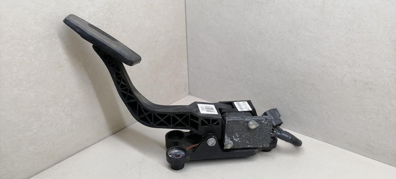 педаль Hyundai Tucson 1 поколение 2006, 2.0 л., CRDi, дизель, АКПП, чёрный, внедорожник 5 дв., передний привод, BI3JJL248 - фото №1