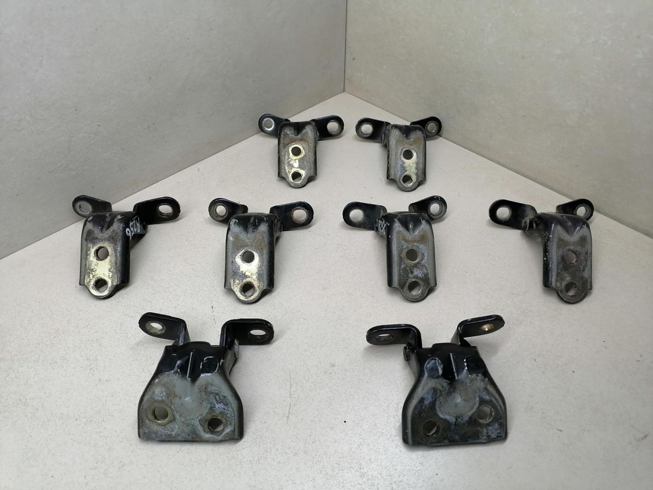 петля двери Hyundai Tucson 1 поколение 2006, 2.0 л., CRDi, дизель, АКПП, чёрный, внедорожник 5 дв., передний привод - фото №1