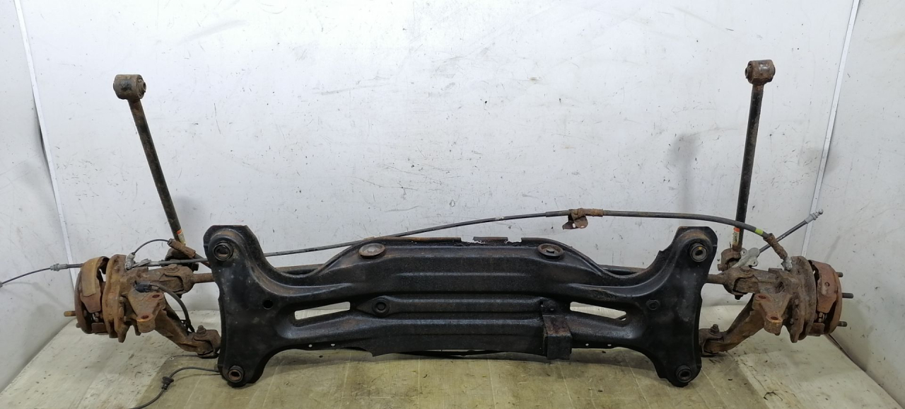 балка подвески задняя Toyota Camry XV40 2009, 2.4 л., i, АКПП, серебристый, седан, передний привод, 5120606101 - фото №1