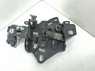 замок капота Volkswagen Passat B5 [рестайлинг] 2004, 2.0 л., AZM, бензин, 5МКПП, черный, универсал, передний привод