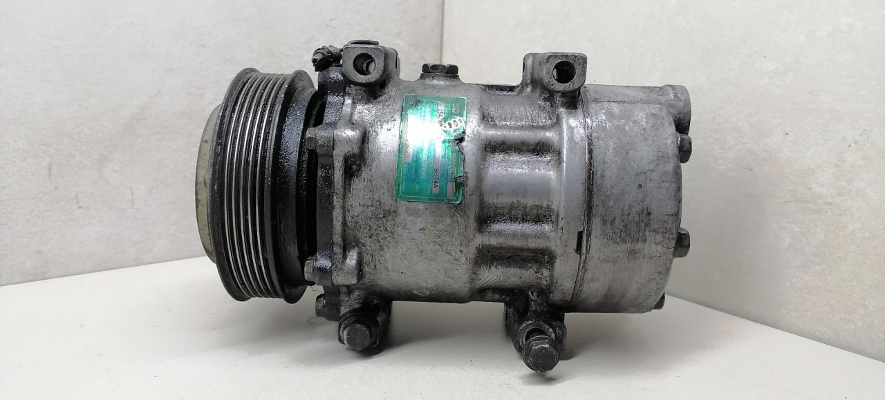 компрессор кондиционера Renault Laguna 1 поколение 1997, 2.2 л., DT, G8T 792, дизель, 5МКПП, синий, универсал, передний привод, 7700111289 - фото №1