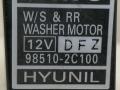 насос (моторчик) омывателя стекла Hyundai Tucson 1 поколение 2006, 2.0 л., CRDi, дизель, АКПП, чёрный, внедорожник 5 дв., передний привод, 98510-2C100 - фото №5