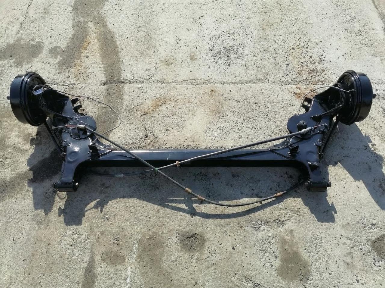 балка подвески задняя Daewoo Lanos T100 1998, 1.3 л., MPI, A13SMS, бензин, 5МКПП, зелёный, хетчбэк 3 дв., передний привод - фото №1