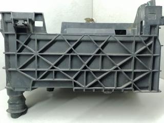 полка аккумулятора Renault Laguna 3 поколение 2007, 2.0 л., DCi, M9R 802, дизель, 6МКПП, голубой