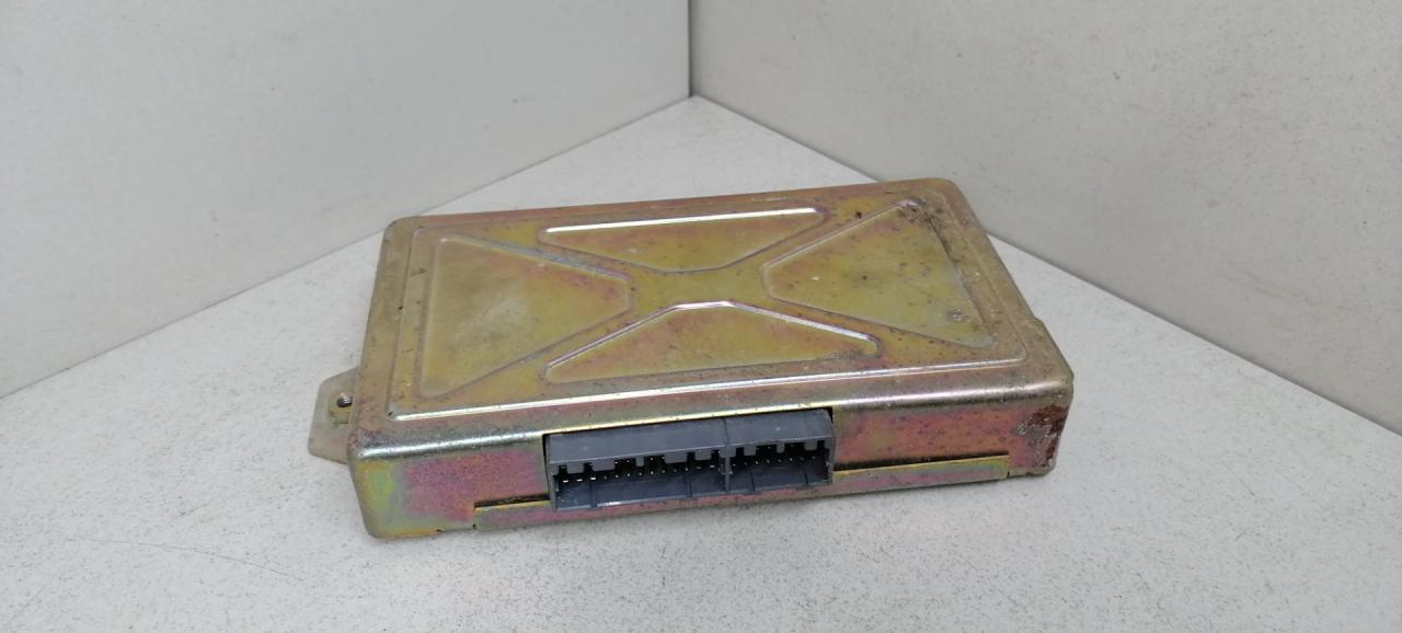 Блок управления ABS/ESP Mitsubishi Sigma 1 поколение 1994, 3.0 л., i, 6G72 (DOHC 24V), бензин, 5МКПП, серый металлик, передний привод, MB863945, 91B182202, 491610-A0004 - фото №1