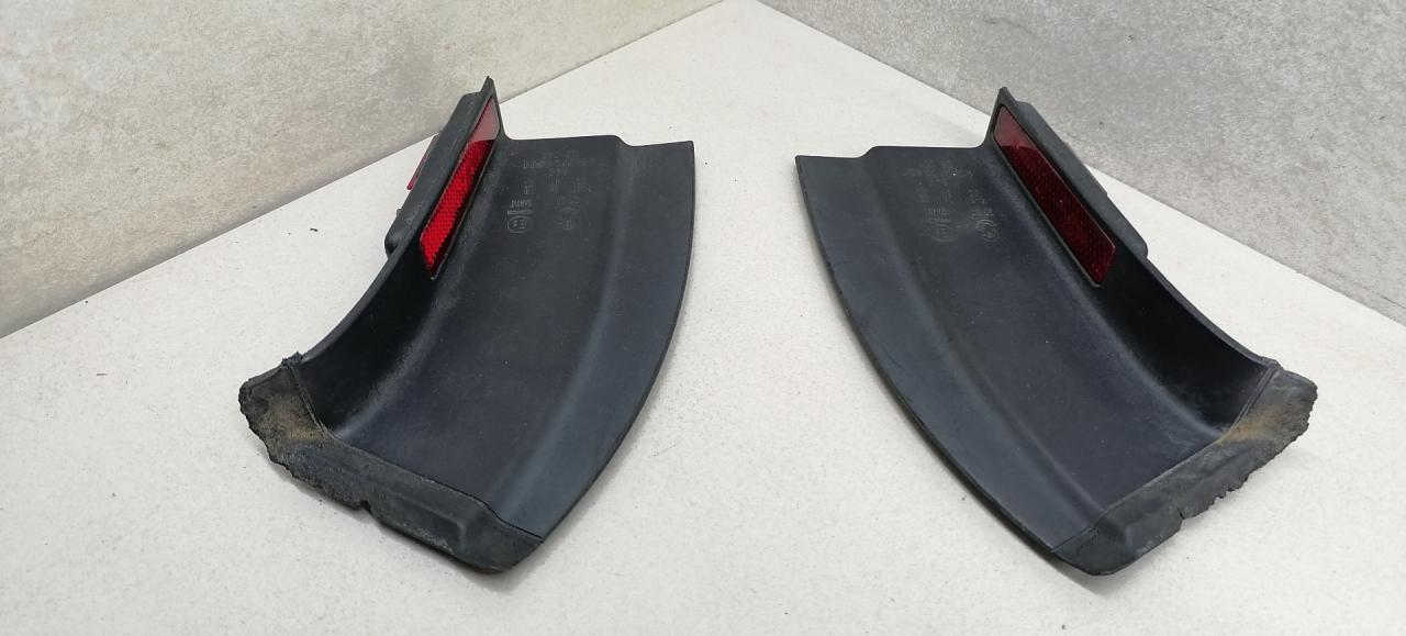 ус под фонарь Volkswagen Passat B6 2008, 2.0 л., TDi, CBAB, дизель, 6МКПП, серебристый, универсал, 3C9945100A, 3C9945312A, 3C9945311A, 3C9945099A, 27459005, 27453110, 27458005, 27453210 - фото №1