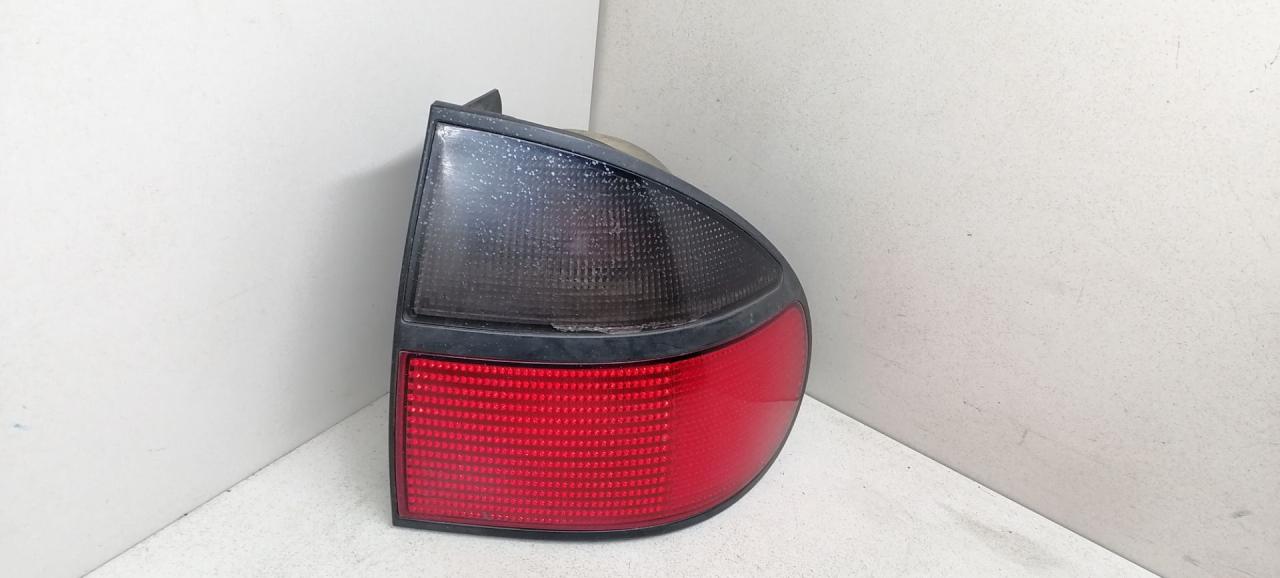 фонарь задний правый Renault Laguna 1 поколение 1997, хетчбэк 5 дв. - фото №1