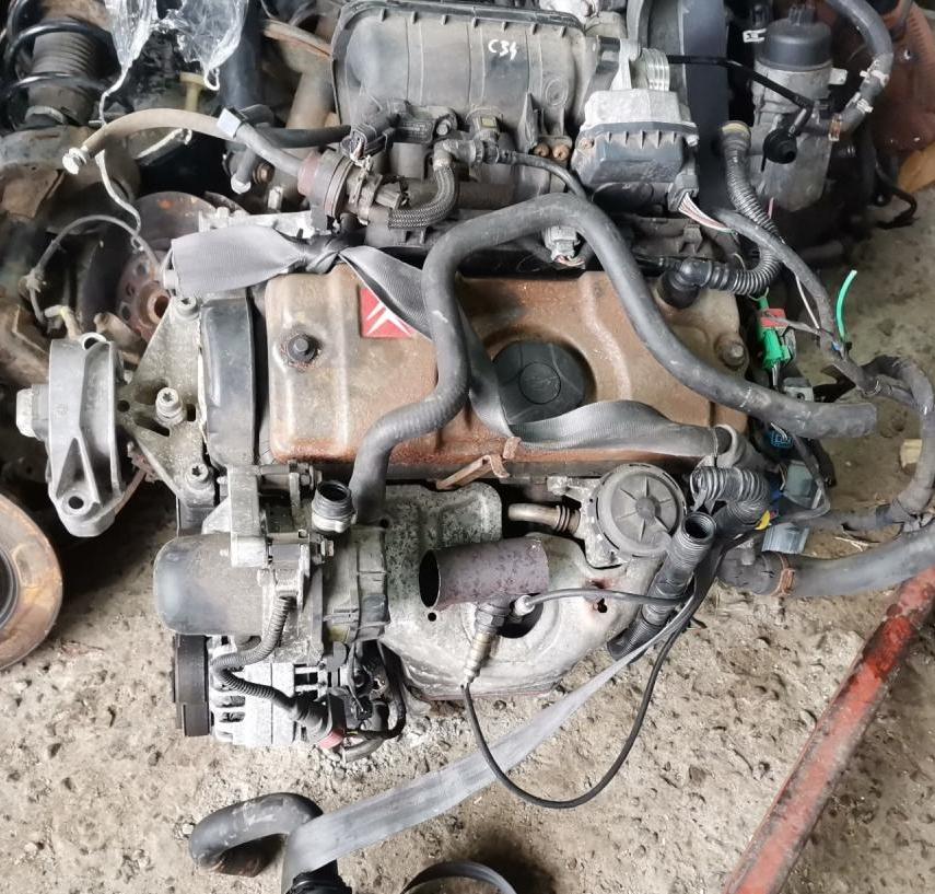 двигатель Citroen C3 1 поколение 2002, 1.4 л., KFV (TU3A), бензин, МКПП, голубой, передний привод, PSAKFV - фото №1