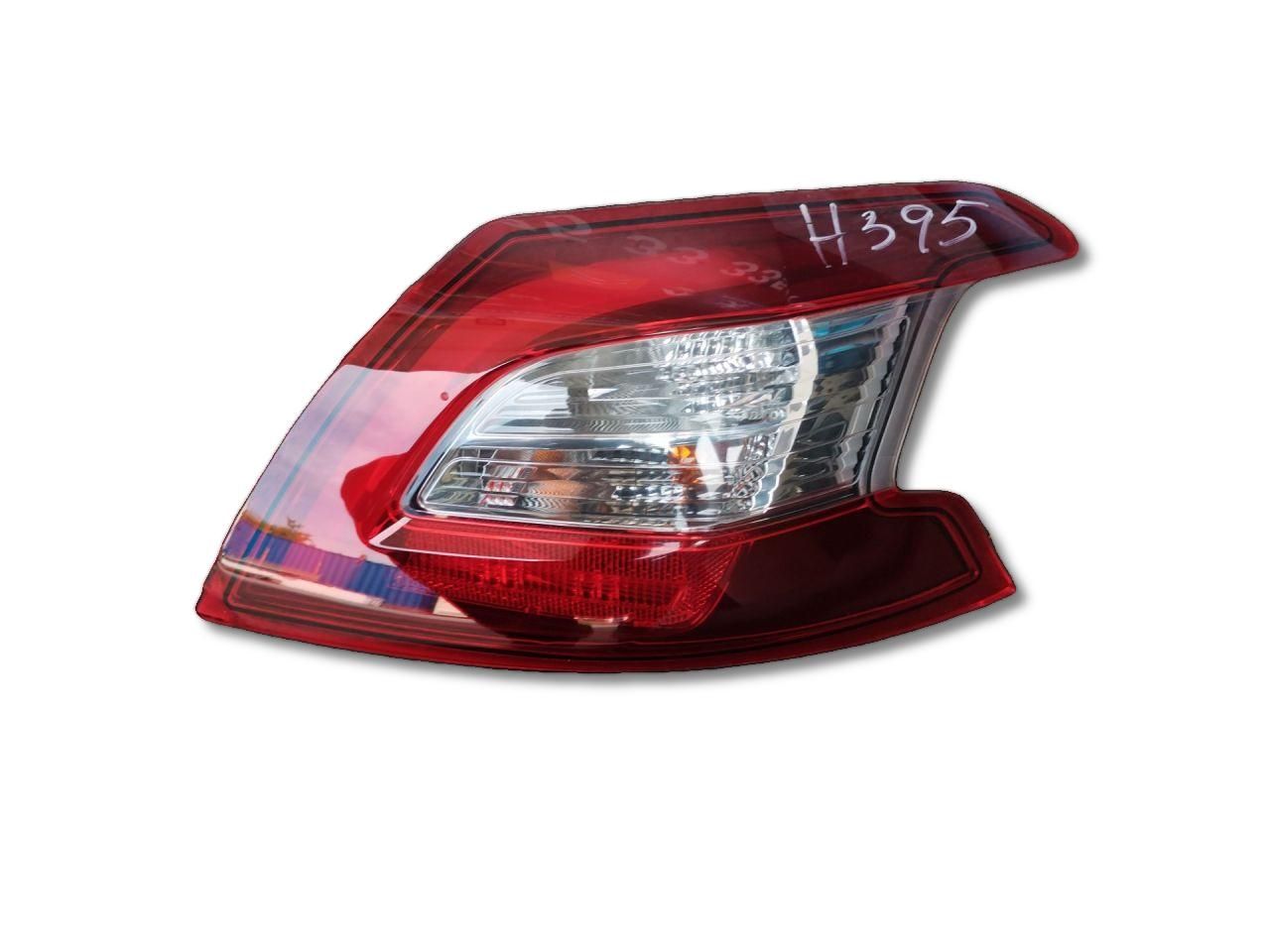 фонарь задний правый Peugeot 308 T9 2014, 1.6 л., HDi, дизель, МКПП, хетчбэк 5 дв., передний привод, 9677817580 - фото №1