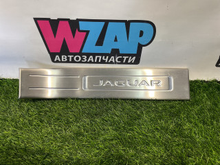 накладка на порог внутренняя Jaguar XJ 4 поколение [рестайлинг] 2017, 3.0 л., бензин, АКПП, седан, задний привод, AW93F13244BD
