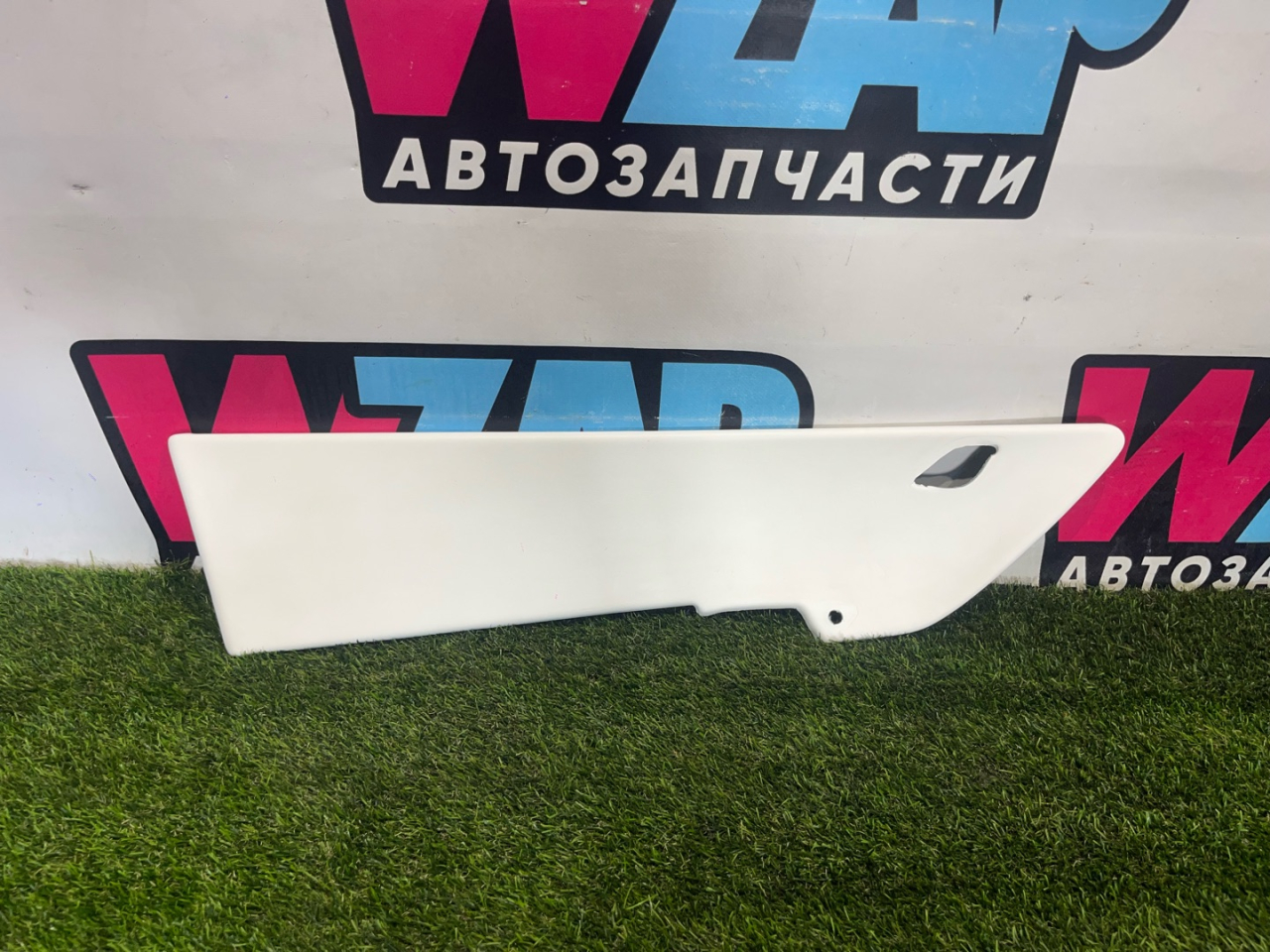 накладка двери (крышки) багажника Tesla Model Y 1 поколение 2022, электро, белый, F2001893 - фото №1