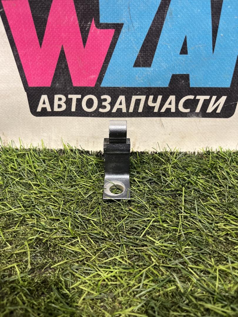 петля двери Volkswagen Jetta 7 поколение 2019, 1.4 л., бензин, АКПП, серый, седан, передний привод, 8X0831403E - фото №1