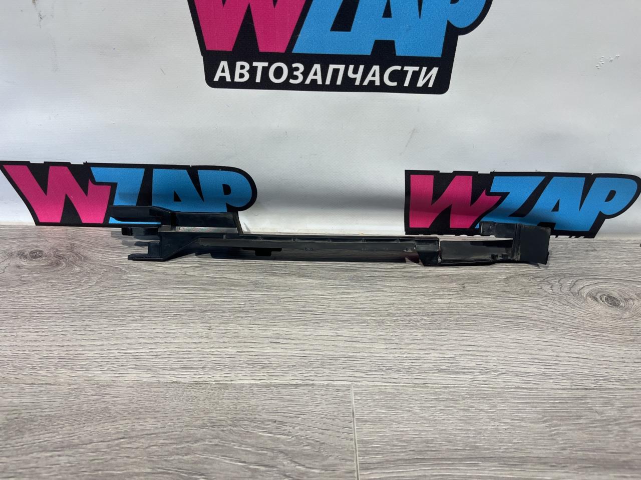 воздуховод (дефлектор) радиатора Volkswagen Jetta 7 поколение 2019, 1.4 л., бензин, АКПП, черный, седан, передний привод, 5G0121332H - фото №1