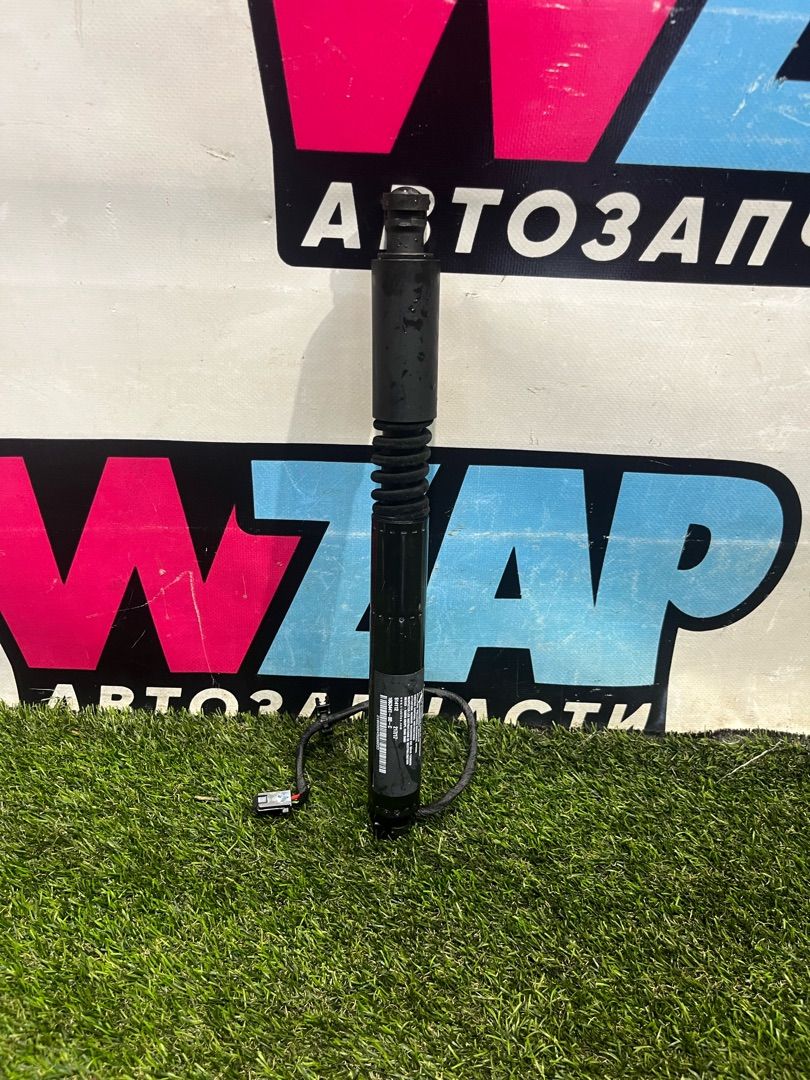 амортизатор двери Tesla Model X 1 поколение 2017, электро, белый, 1063441-00-C - фото №1