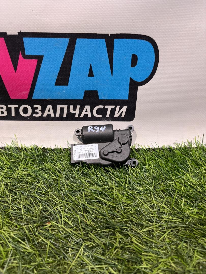 моторчик заслонки печки Volkswagen Passat B8 2016, 2.0 л., дизель, универсал, передний привод, правый руль, 5Q0907511A - фото №1