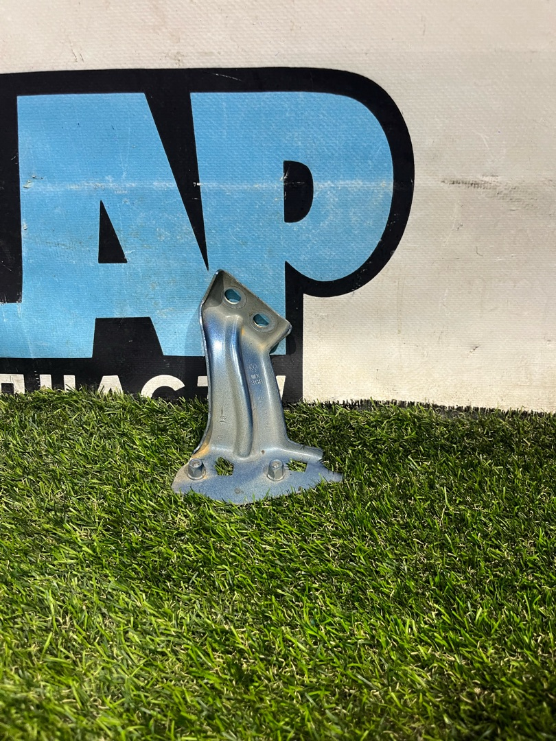 крепление ( кронштейн ) крыла Volkswagen Jetta 7 поколение 2019, 1.4 л., бензин, АКПП, седан, передний привод, 17A821138 - фото №1