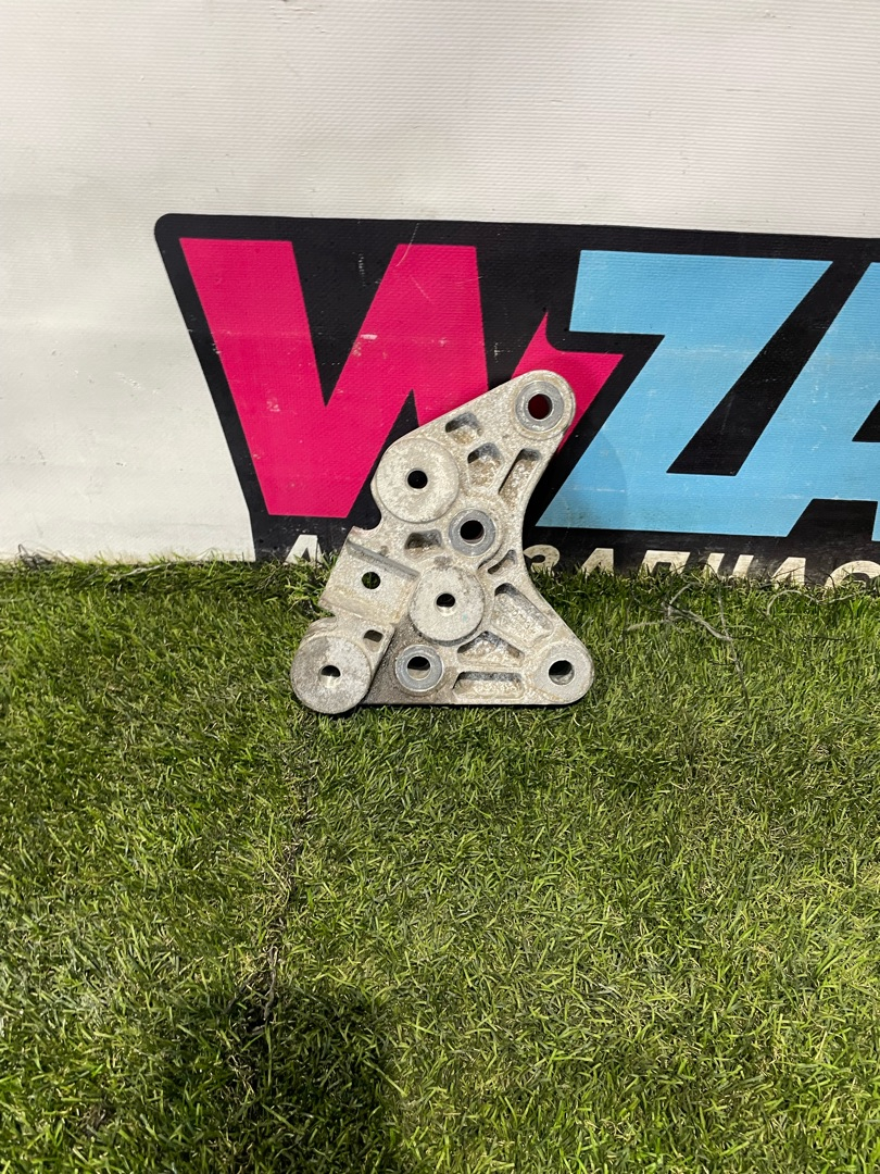 кронштейн КПП Chevrolet TrailBlazer 3 поколение 2022, 1.3 л., бензин, вариатор, оранжевый, хетчбэк 5 дв., полный привод, 60006232 - фото №1