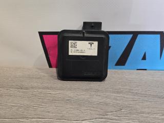 блок управления (другие) Tesla Model S 1 поколение [рестайлинг] 2018, электро, седан, 1114984-00-A