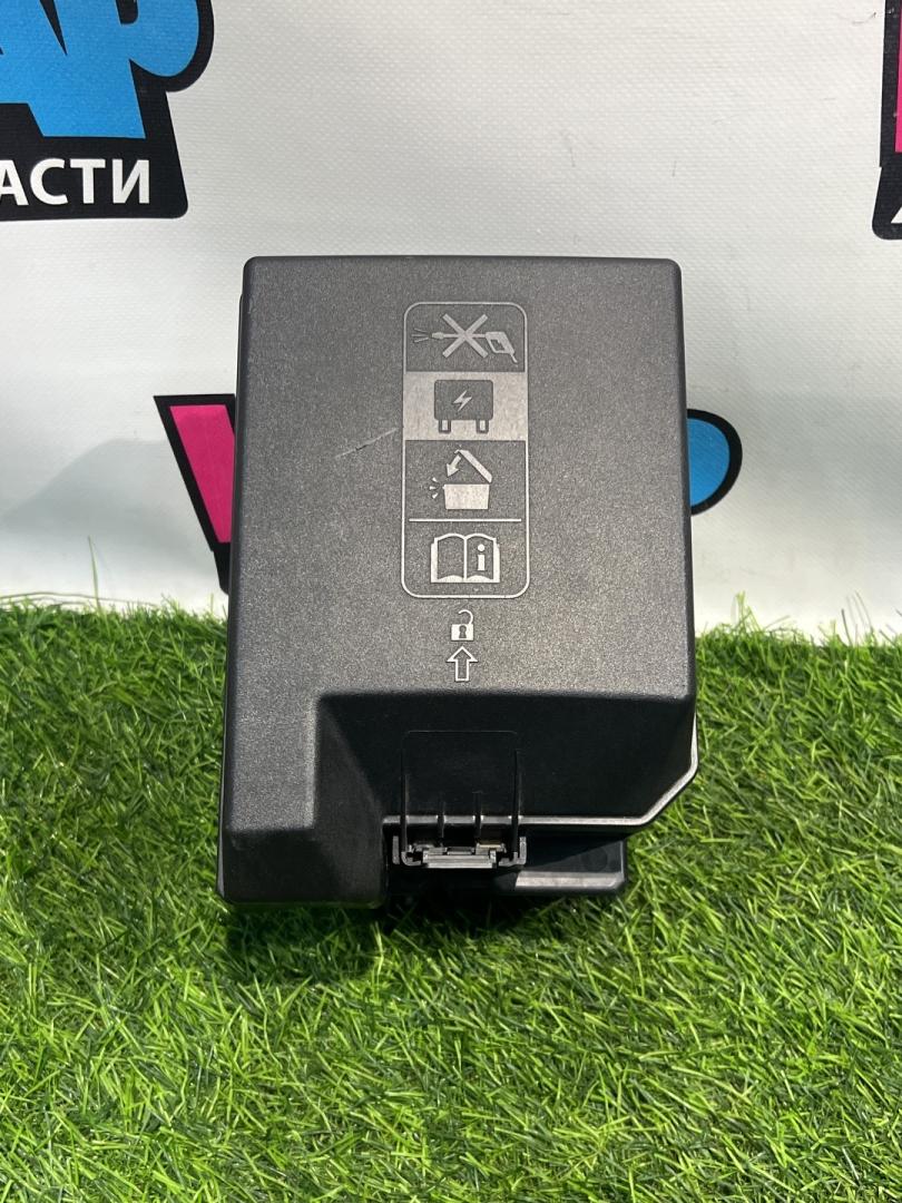 блок предохранителей Buick Encore GX 1 поколение 2020, 1.3 л., бензин, АКПП, полный привод, 42733199 - фото №1