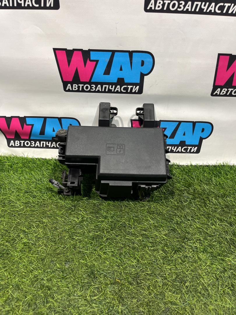 блок предохранителей Buick Encore GX 1 поколение 2020, 1.2 л., бензин, АКПП, внедорожник 5 дв., передний привод - фото №1