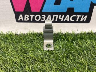 петля двери Volkswagen Passat B8 2016, 2.0 л., дизель, универсал, передний привод, правый руль, 8X0831403E