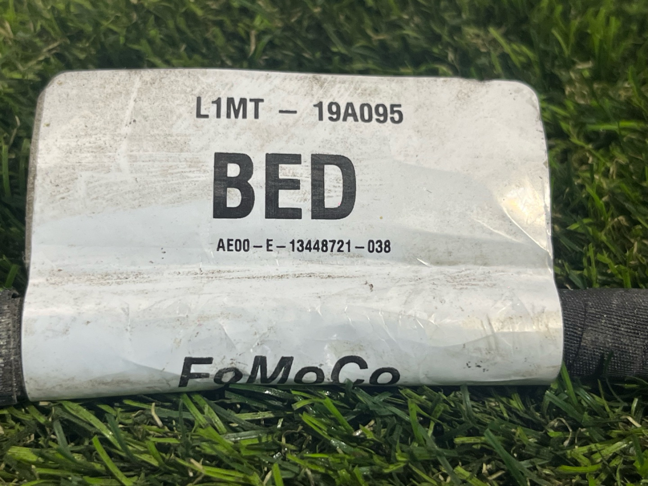 минусовой провод аккумулятора Ford Explorer 6 поколение U625 2020, 2.3 л., бензин, АКПП, внедорожник 5 дв., L1MT19A095BED - фото №1