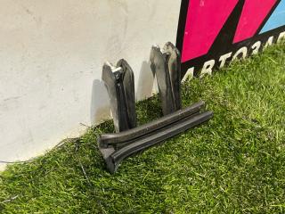 направляющая стекла Alfa Romeo Stelvio 1 поколение 2018, 2.0 л.