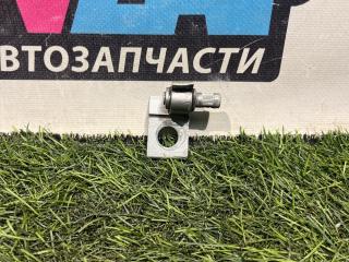 петля двери Volkswagen Passat B8 2016, 2.0 л., дизель, универсал, передний привод, правый руль, 8X4833405A