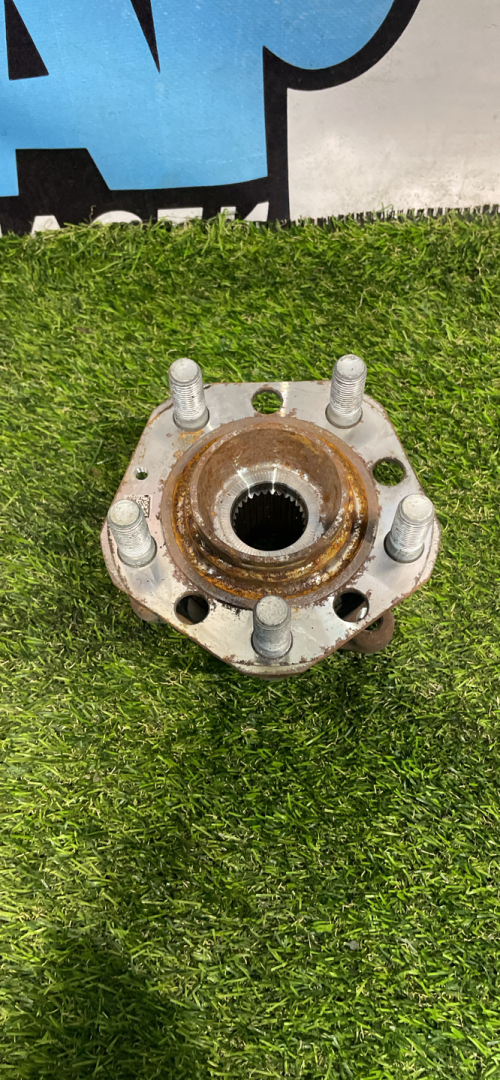 ступица задняя левая Tesla Model Y 1 поколение 2022, электро, белый, 1044123-00-B - фото №1