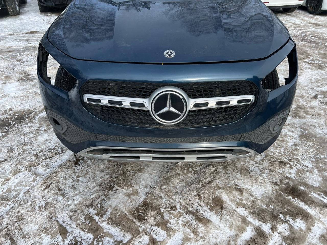 бампер передний Mercedes-Benz GLA-Класс H247 2020, 2.0 л., бензин, АКПП, синий, передний привод - фото №1