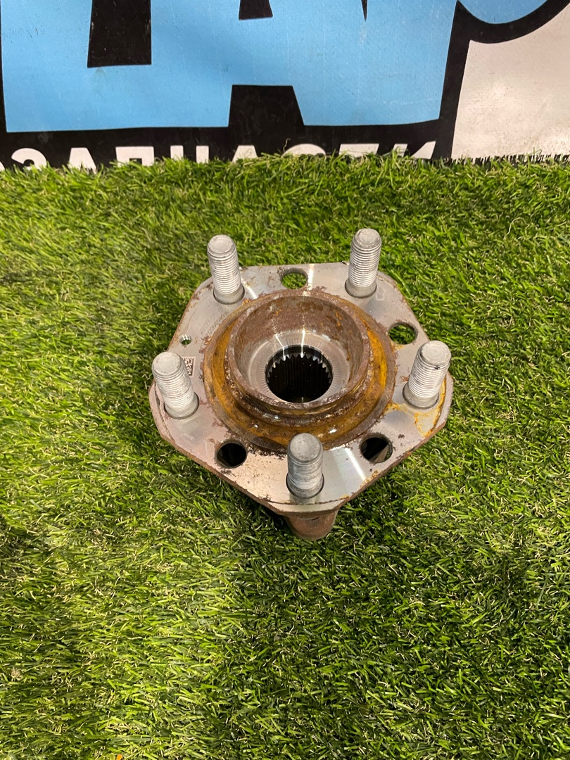 ступица задняя правая Tesla Model Y 1 поколение 2022, электро, белый, 1044123-00-B - фото №1