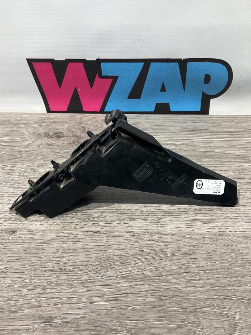 крепление бампера Volkswagen Jetta 7 поколение 2019, 1.4 л., бензин, АКПП, черный, седан, передний привод, 17A807184 - фото №1