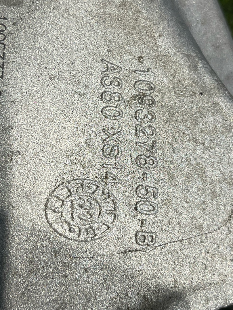 кронштейн двигателя Tesla Model Y 1 поколение 2023, электро, полный привод, 1093278-50-B - фото №1