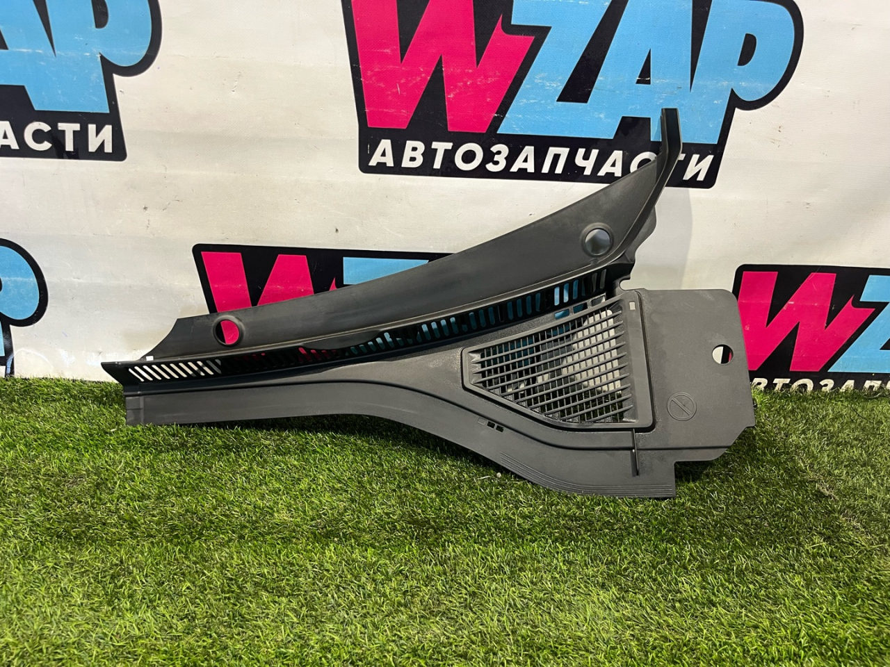 дождевик Volkswagen Jetta 7 поколение 2019, 1.4 л., бензин, АКПП, седан, передний привод, 17B819403A - фото №1